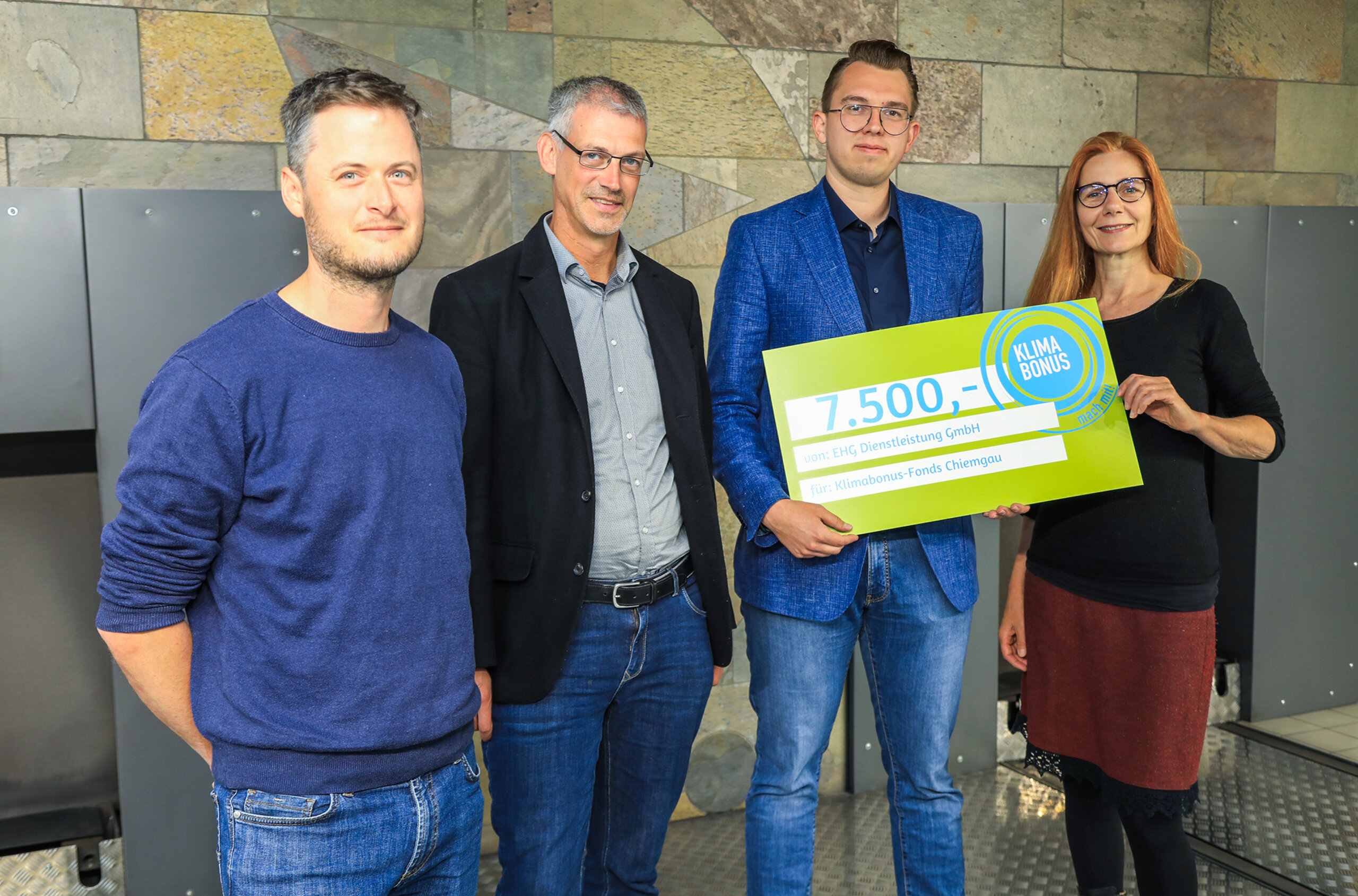 Übergabe eines Spendenzertifikats